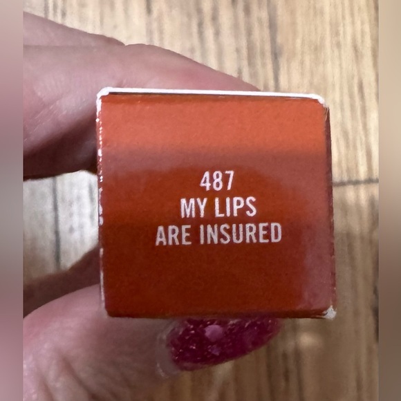 MAC LOVE ME LIQUID LIPCOLOUR - MY LIPS ARE INSURED (INTENSE BURNT ORANGE) - Picture 2 of 3